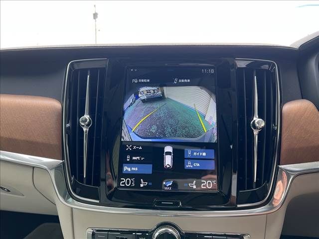 Volvo V90 2018-08 26380-2
