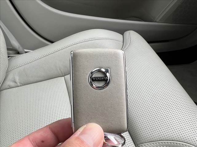 Volvo V90 2018-08 26380-26