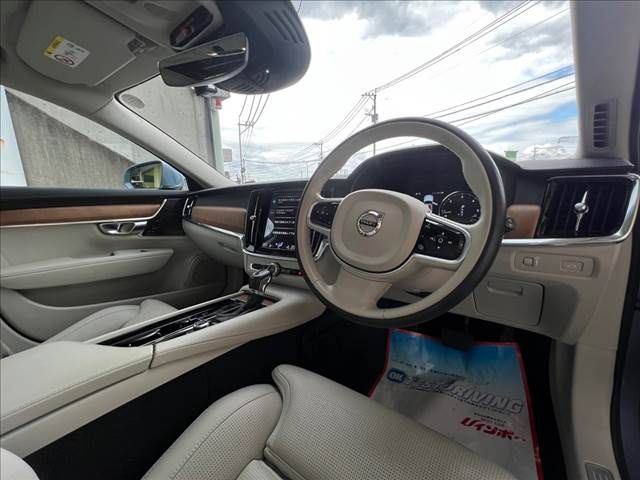 Volvo V90 2018-08 26380-19