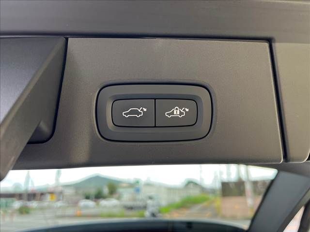Volvo V90 2018-08 26380-22