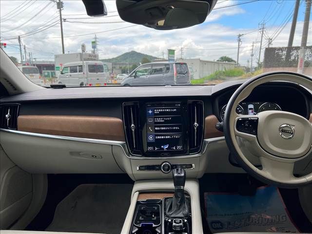 Volvo V90 2018-08 26380-25