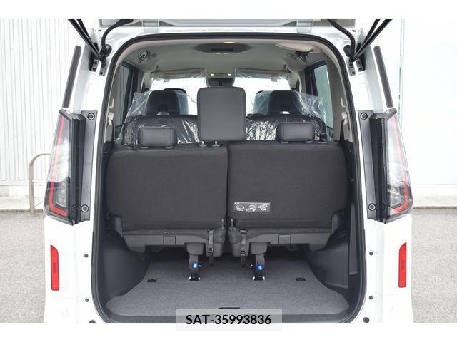 Nissan SERENA 2024-03 284319-21