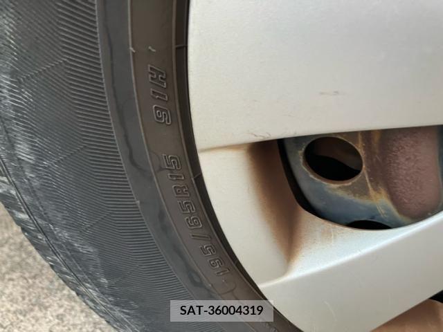 Toyota AURIS 2007-09 389486-8