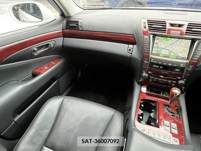 Lexus LS 2007-11 202658-7