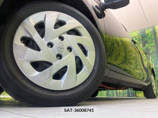 Toyota AQUA 2019-01 382772-13