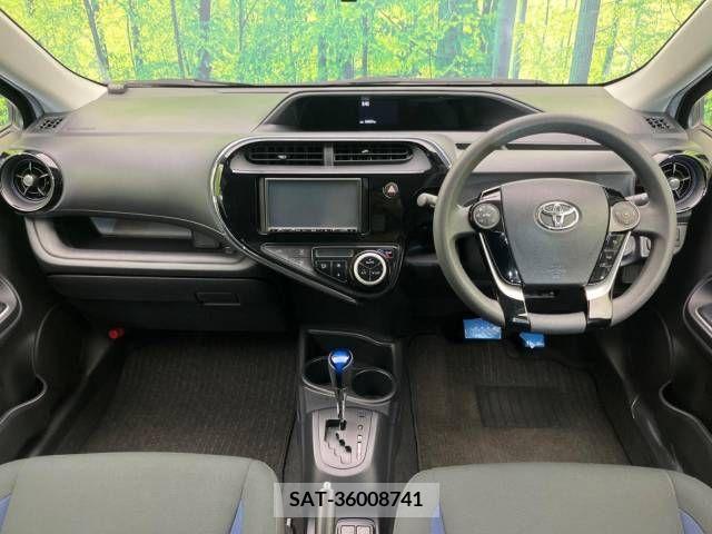 Toyota AQUA 2019-01 382772-1