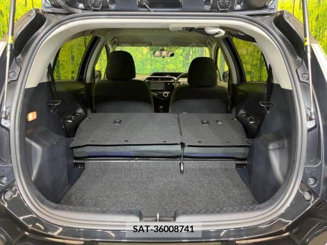 Toyota AQUA 2019-01 382772-10
