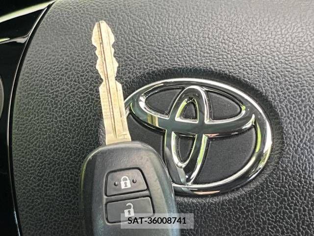Toyota AQUA 2019-01 382772-6