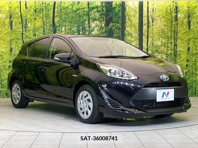 Toyota AQUA 2019-01 382772-16