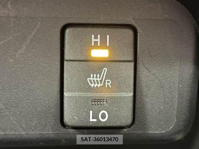 Toyota SIENTA 2017-09 222683-6