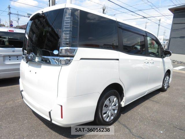 Toyota VOXY 2019-06 342383-28