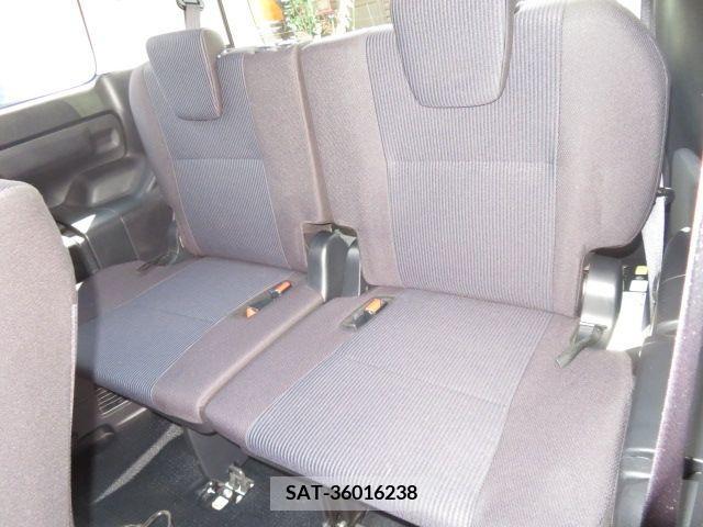 Toyota VOXY 2019-06 342383-11