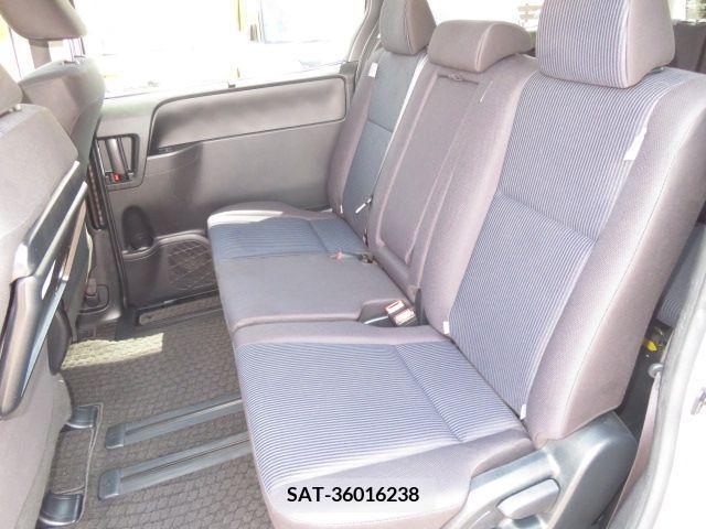Toyota VOXY 2019-06 342383-12