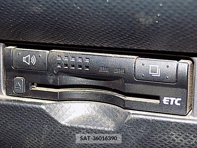 Toyota RACTIS 2010-03 366852-16