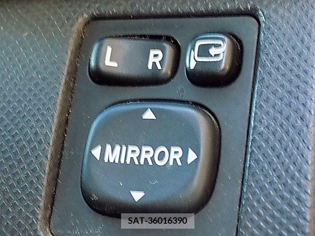 Toyota RACTIS 2010-03 366852-17