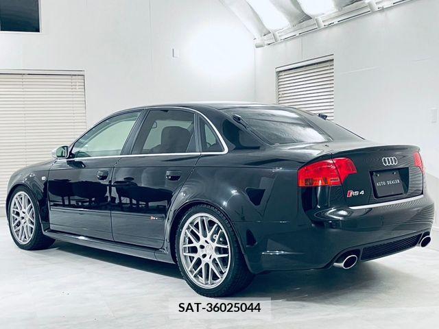 Audi RS4 2006-08 261231-8