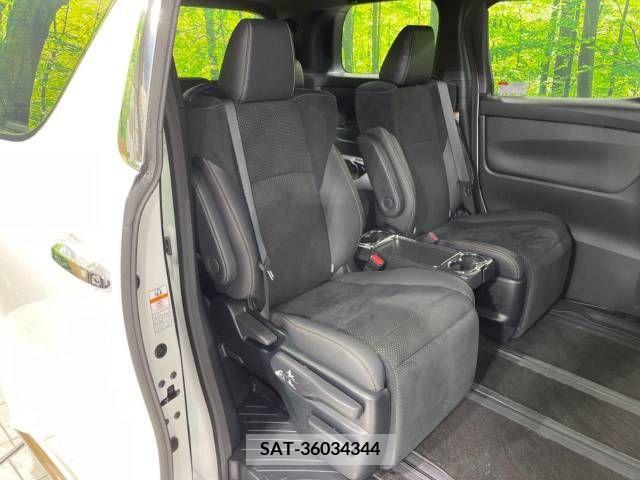 Toyota VELLFIRE 2022-06 215551-9