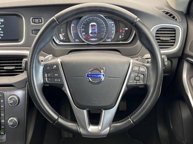 Volvo V40 2016-09 27912-10