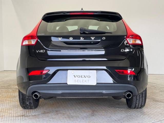 Volvo V40 2016-09 27912-17