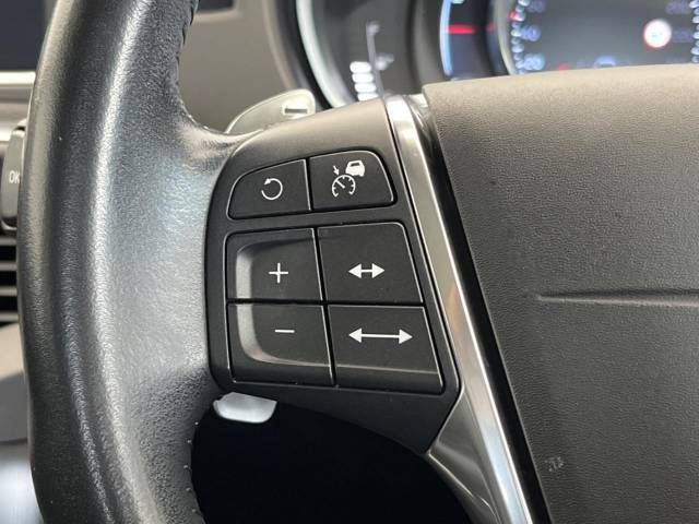 Volvo V40 2016-09 27912-9