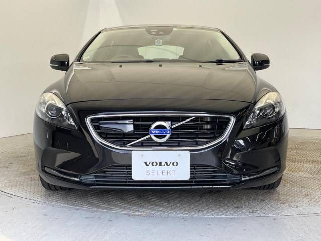Volvo V40 2016-09 27912-16