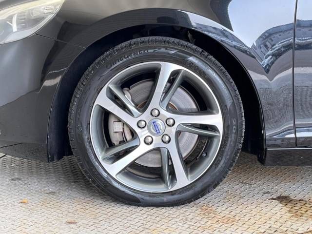 Volvo V40 2016-09 27912-15