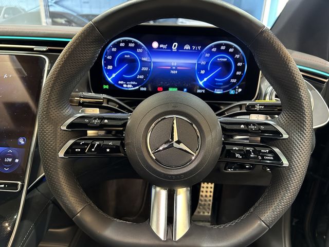 Mercedes Benz EQE 2022-10 24212-12