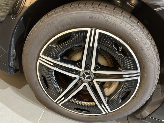 Mercedes Benz EQE 2022-10 24212-7
