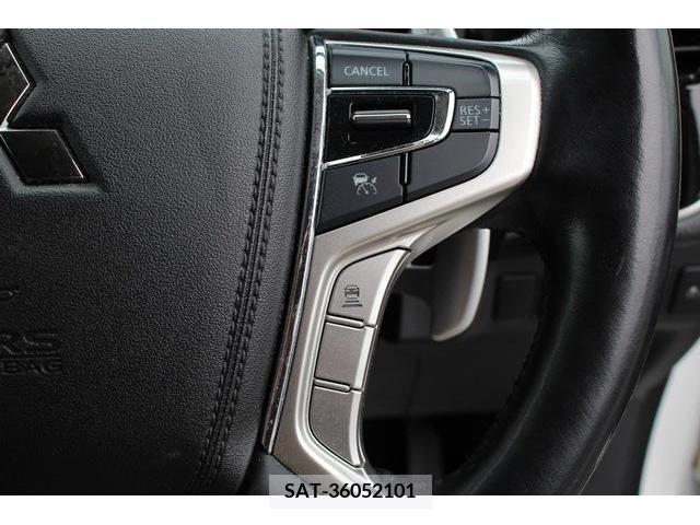 Mitsubishi OUTLANDER PHEV 2015-09 380194-16