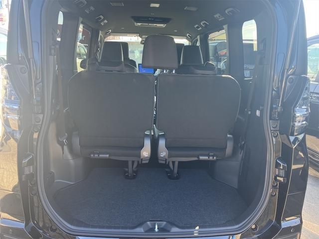 Toyota VOXY HYBRID 2023-11 183110-5
