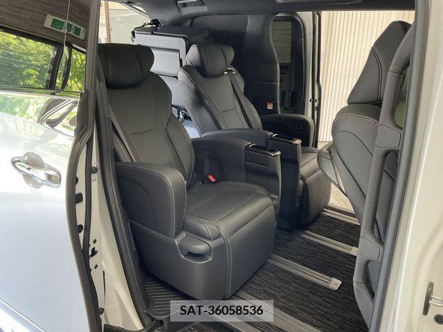 Toyota ALPHARD 2023-10 277606-18