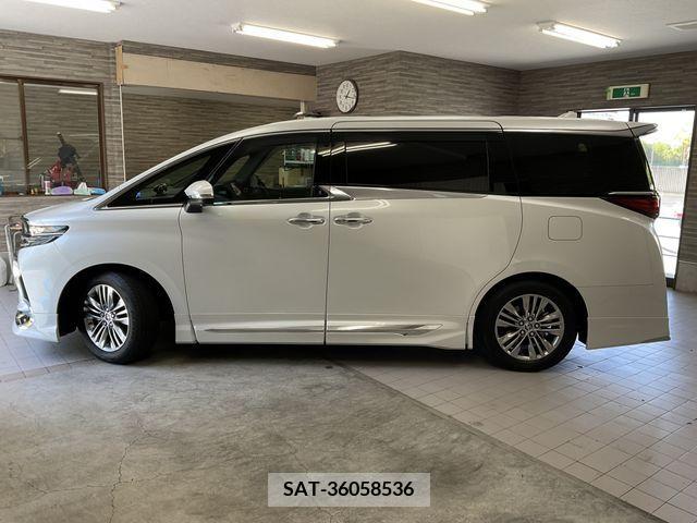 Toyota ALPHARD 2023-10 277606-26