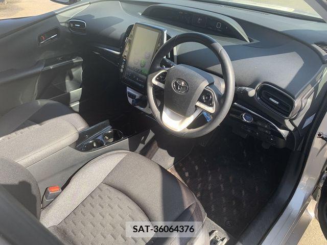 Toyota PRIUS PHV 2017-05 236285-14
