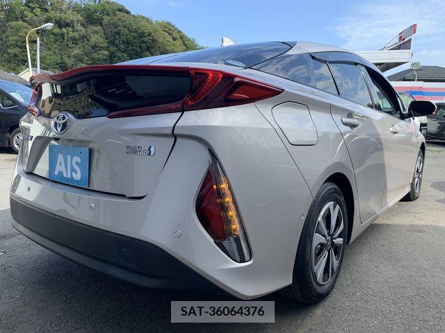 Toyota PRIUS PHV 2017-05 236285-1