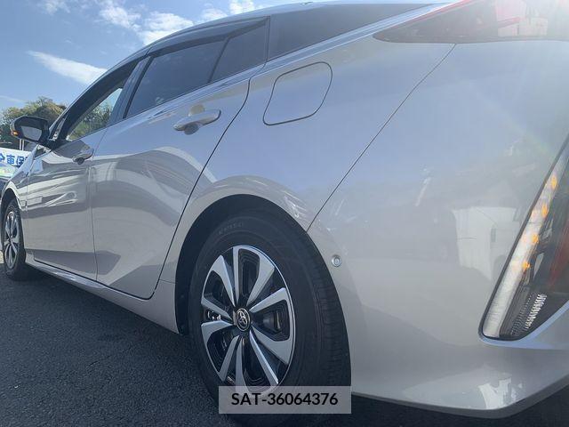 Toyota PRIUS PHV 2017-05 236285-10