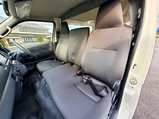 Toyota REGIUSACE VAN 2016-01 23646-12