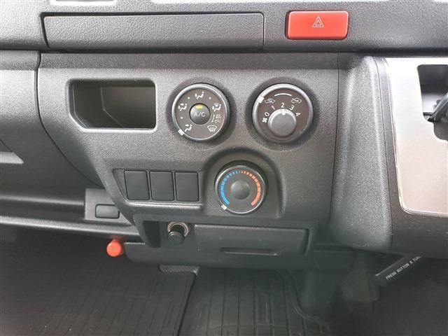 Toyota REGIUSACE VAN 2016-01 23646-16