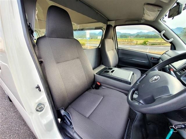 Toyota REGIUSACE VAN 2016-01 23646-11