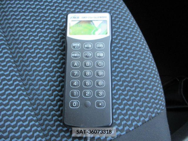 Nissan NOTE 2016-03 381108-22