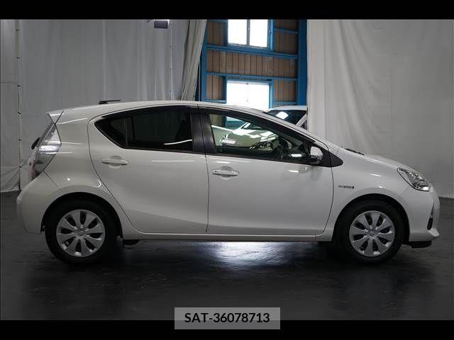 Toyota AQUA 2014-04 314175-15