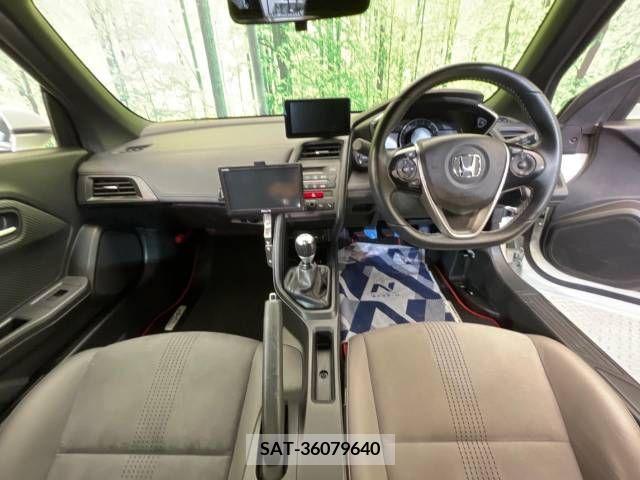 Honda S660 2015-05 284187-1