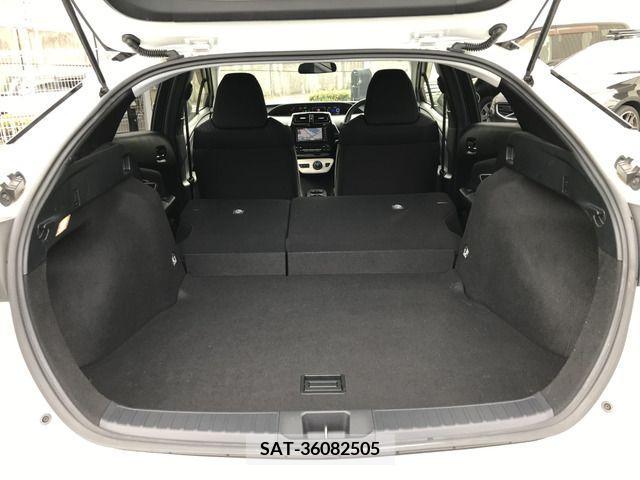 Toyota PRIUS 2018-04 281839-7