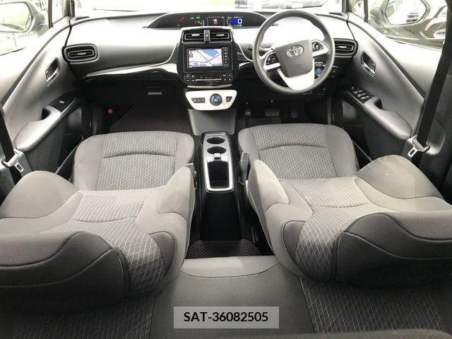 Toyota PRIUS 2018-04 281839-4