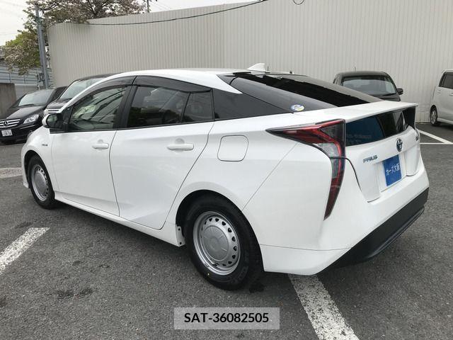 Toyota PRIUS 2018-04 281839-3