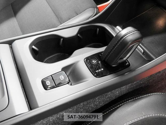 Volvo XC40 2019-09 348079-16