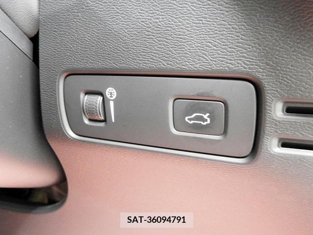 Volvo XC40 2019-09 348079-15
