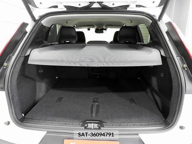 Volvo XC40 2019-09 348079-24
