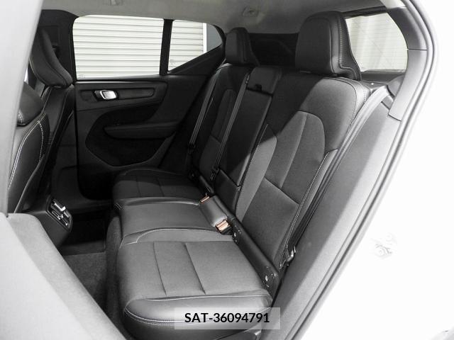 Volvo XC40 2019-09 348079-23