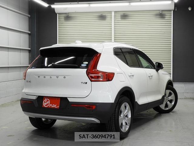 Volvo XC40 2019-09 348079-1