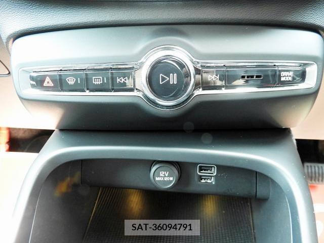 Volvo XC40 2019-09 348079-11